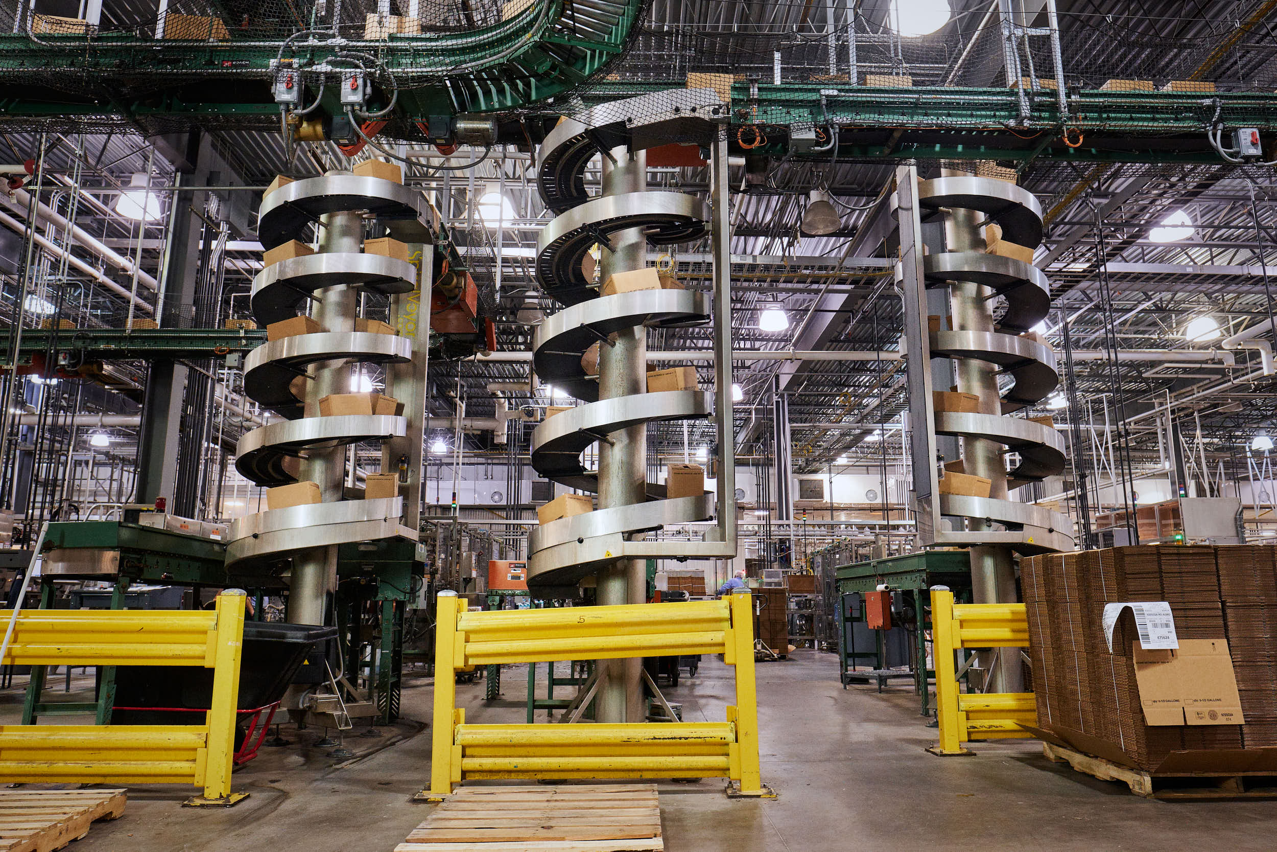 02_Hood_bottling_0928.jpg